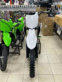 للبيع دراجة نارية كوازاكي kawasaki kx 450f