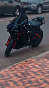 r1 full black 