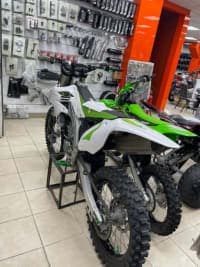 للبيع دراجة نارية كوازاكي kawasaki kx 450f