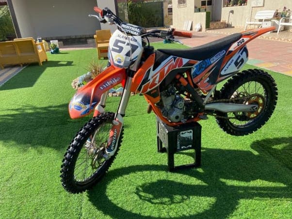 للبيع دراجة نارية كي-تي-ام sxf250