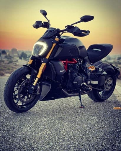 للبيع دراجة نارية دوكاتي diavel1260s