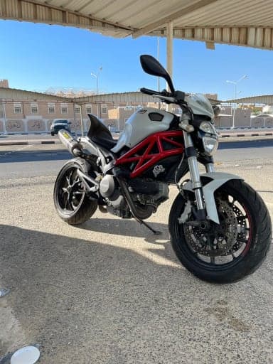 للبيع سيكل دوكاتي ducati monster 796
