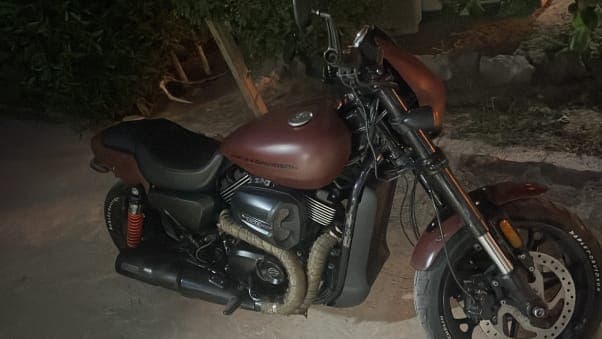 للبيع دراجة نارية هارلي ديفدسون street rod